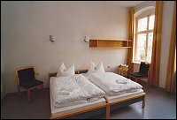 viel Freiraum im Zimmer